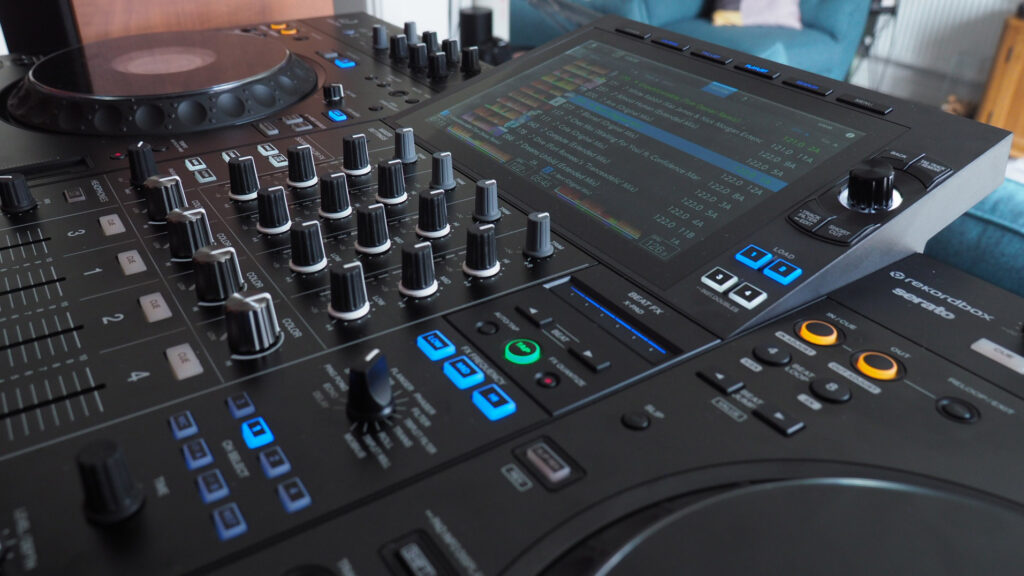 AlphaTheta XDJ-AZ