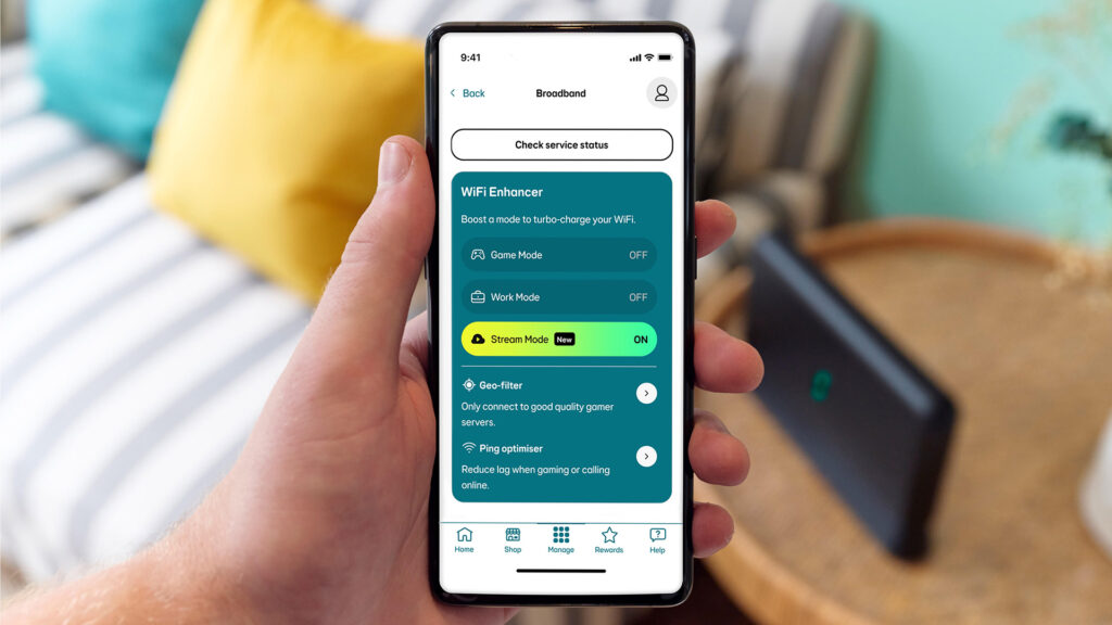 EE broadband Stream Mode running on a mobile phone held in a hand
