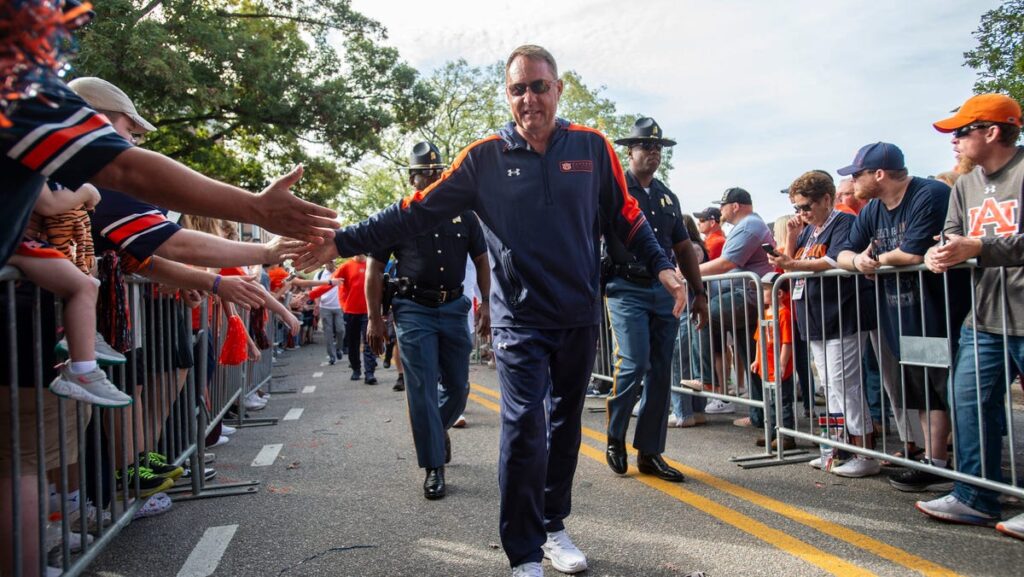 Eric Perry announces commitment to Auburn