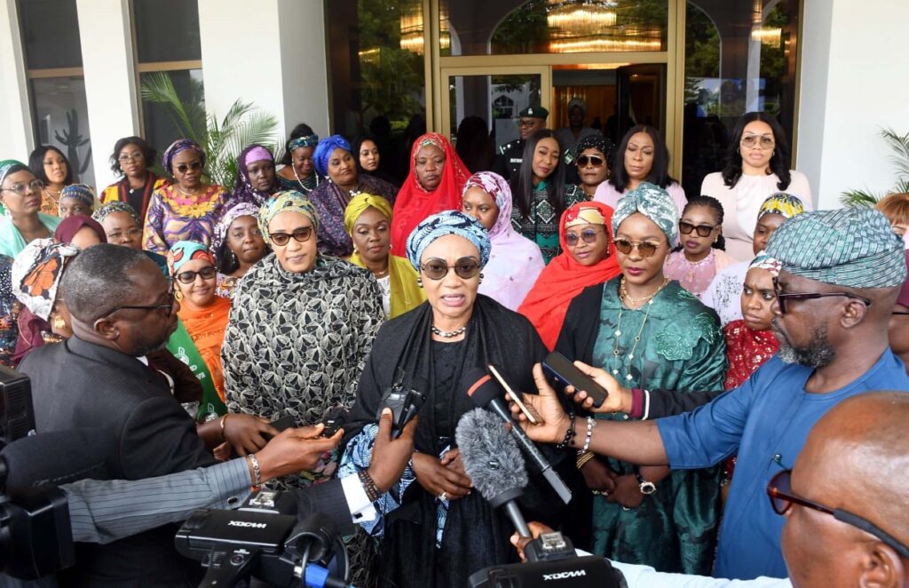 First Lady Oluremi Tinubu surrounded by the wife of the Vice President, Nana Shettima; Chairperson of Nigeria Governors' Spouses' Forum (NGSF) and First Lady of Kwara State, Olufolake AbdulRazaq, and others, while briefing State House Correspondents, during the Renewed Hope initiative (RHI), 2nd Quarter High Level Meeting with State First Ladies/RHI Coordinators, held at the Presidential Villa Abuja Monday, June 23, 2025
