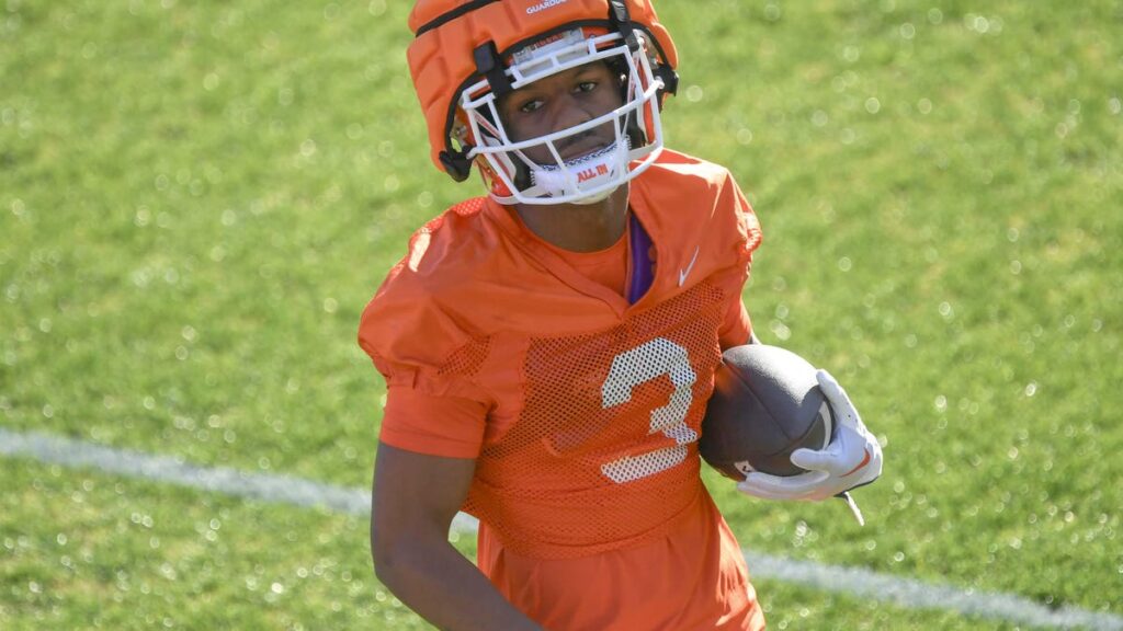 Former Clemson RB Marquise Henderson officially enters transfer portal