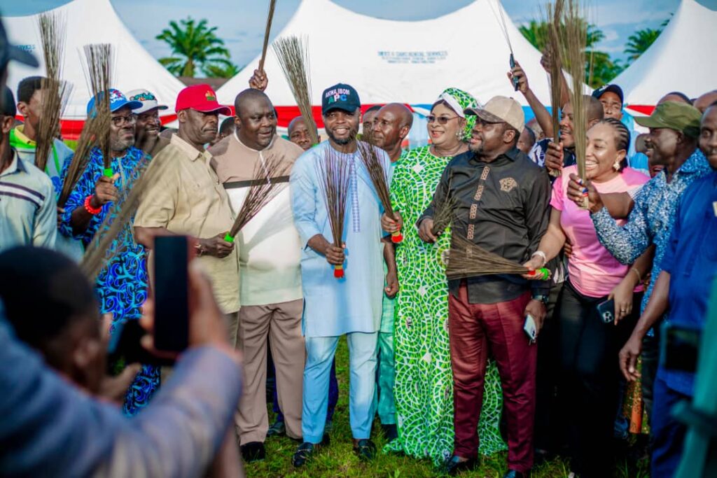 Federal lawmaker Hon Clement Jimbo receiving PDP defectors in Akwa Ibom