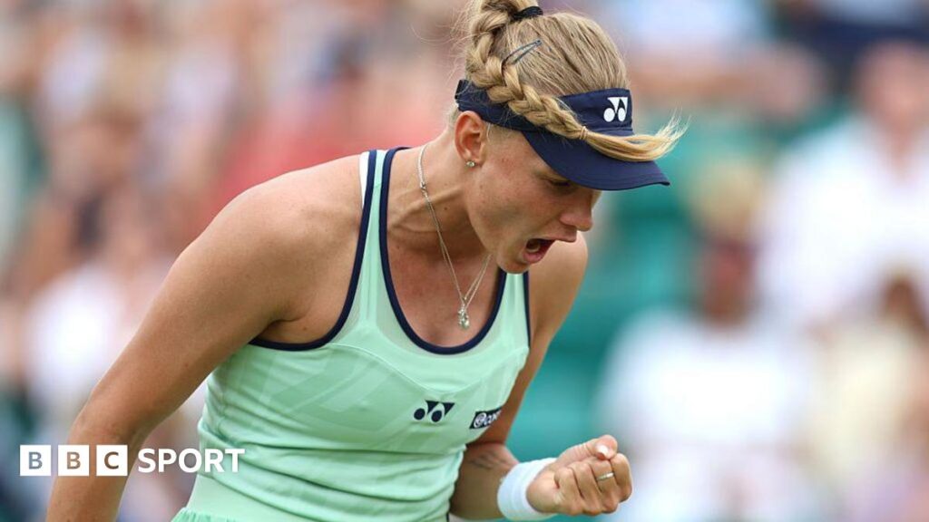 Dayana Yastremska celebrates