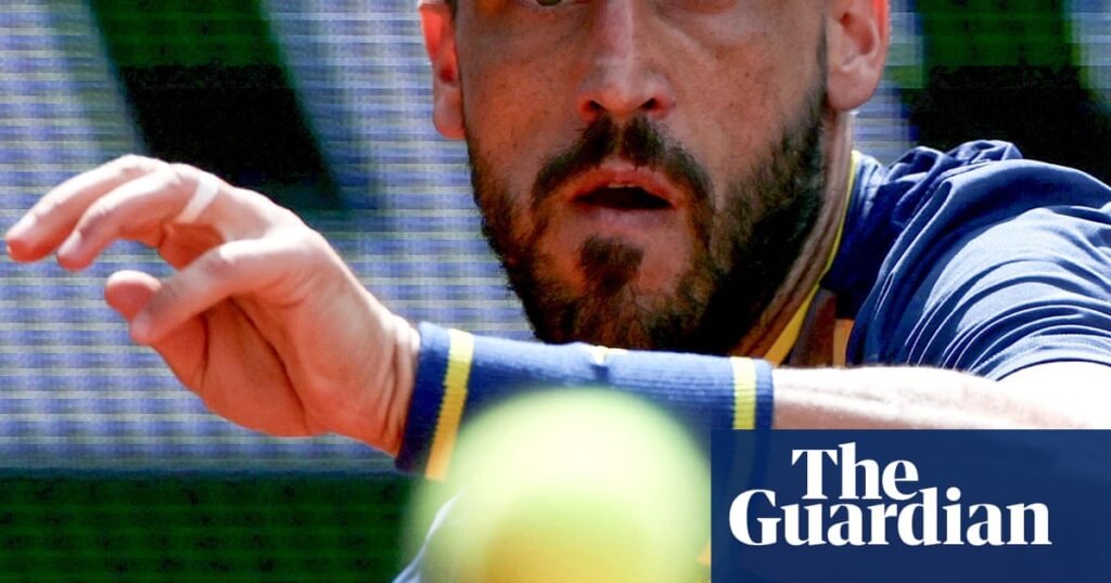 Pigeons, hats and naps: the best photos from French Open 2025