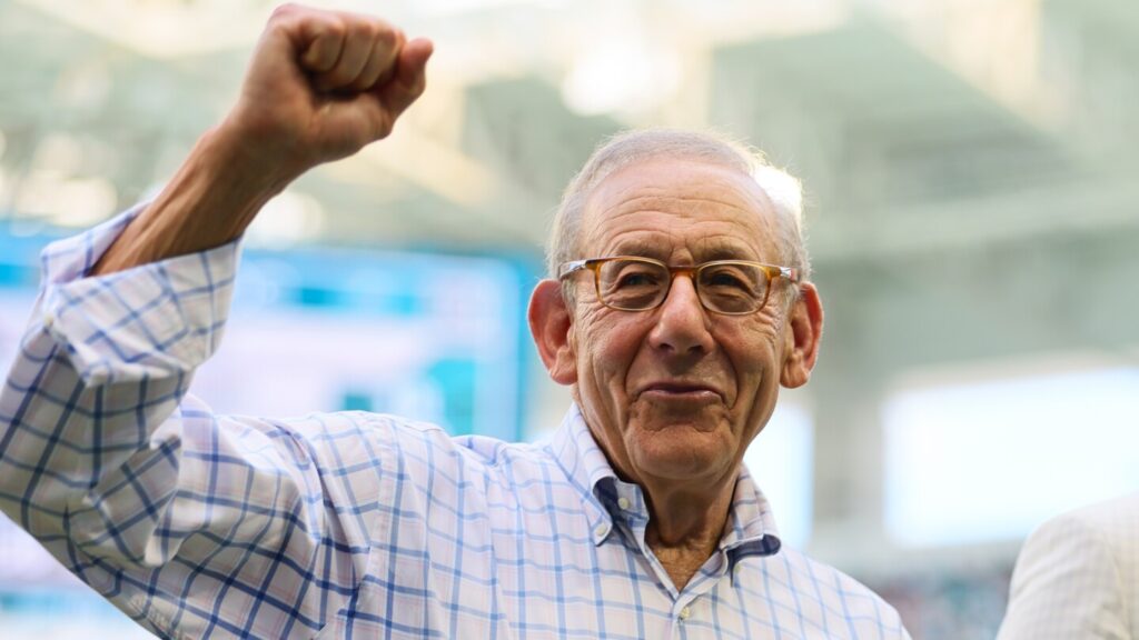 Report: Stephen Ross is close to buying 45 percent of the Miami Open