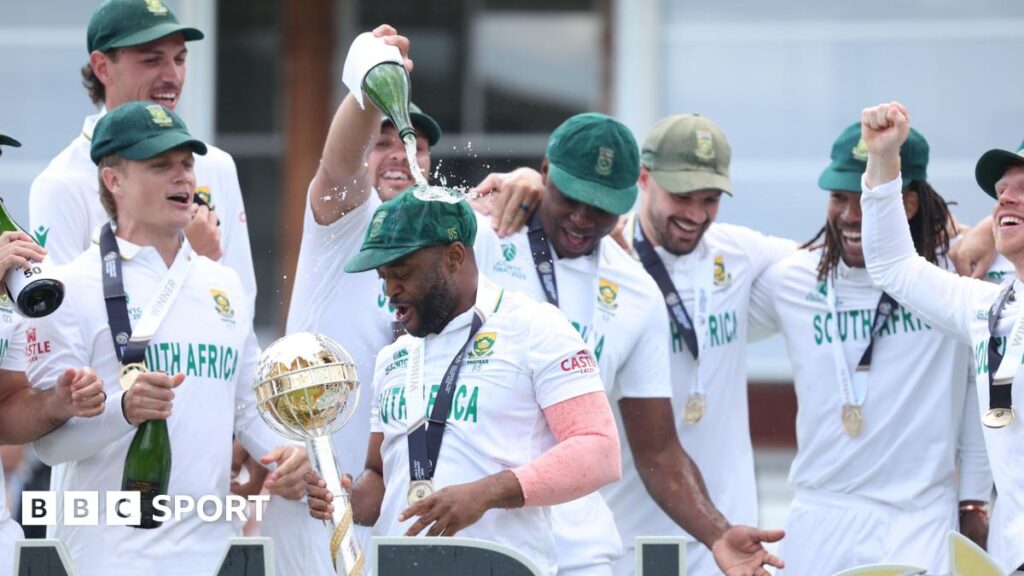 Pat Cummins, left, and Kagiso Rabada at the WTC final