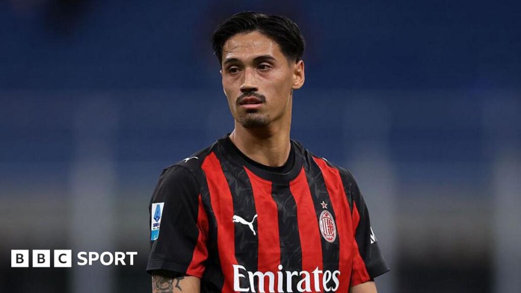 Tijjani Reijnders in action for AC Milan