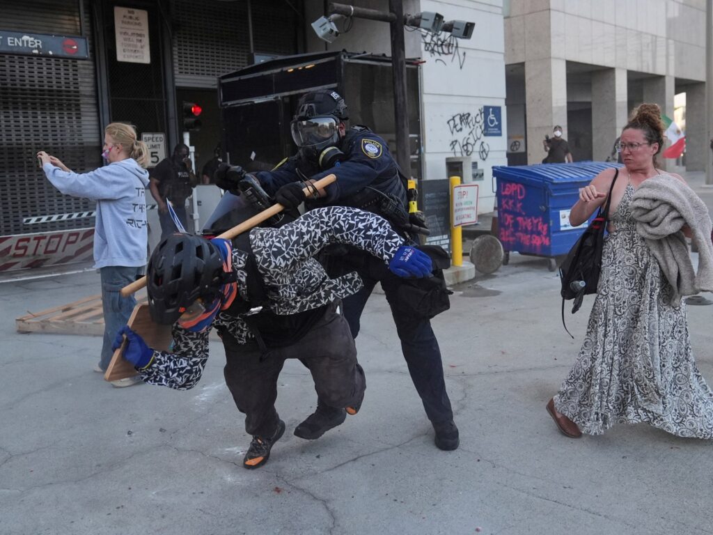 US police, protesters clash in Los Angeles following immigration raids | Donald Trump News
