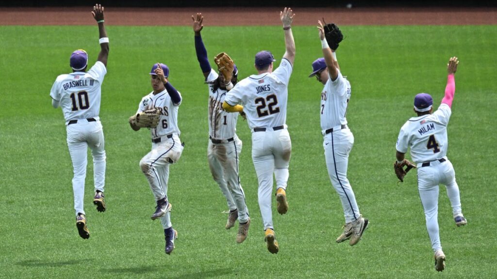 When does LSU baseball play?