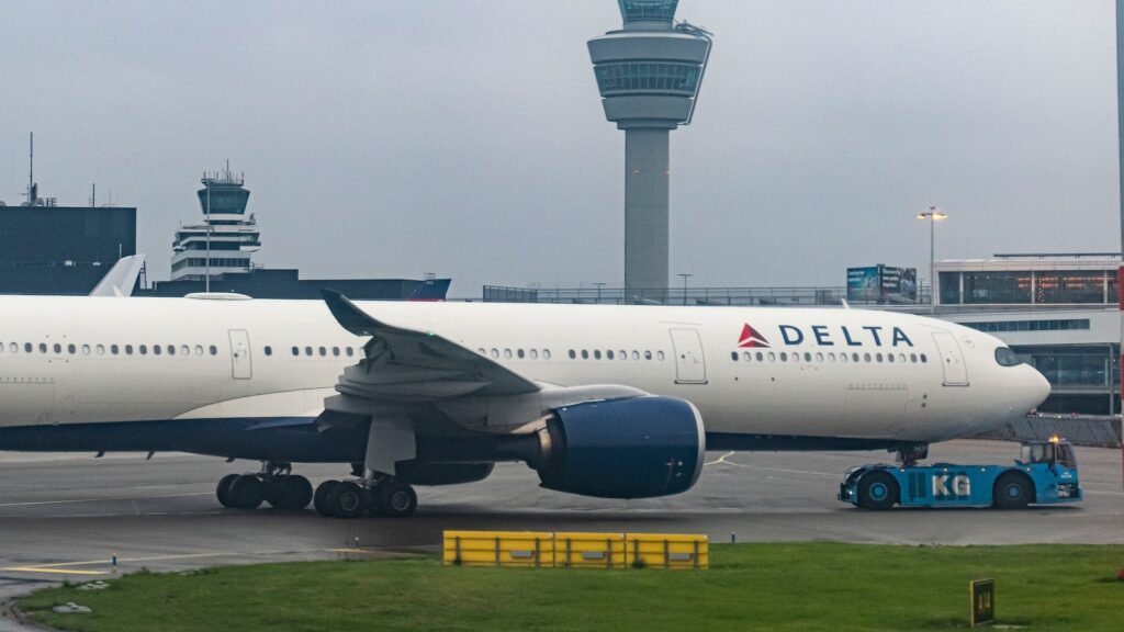 25 hospitalized after 'significant' turbulence on Delta flight