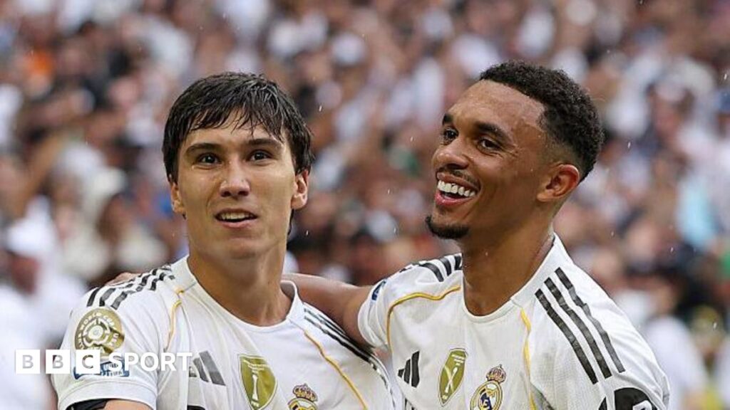 Trent Alexander-Arnold and Gonzalo Garcia
