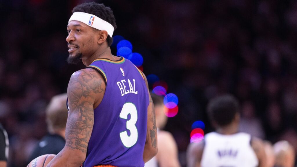 Bradley Beal officially signs with Clippers after Suns buyout