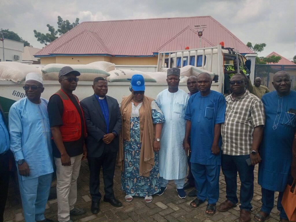CAN donates food items to victims of Mokwa flood disaster in Niger