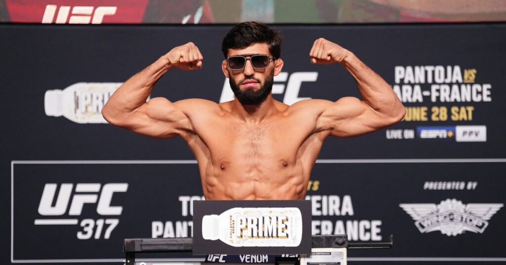 Demetrious Johnson: Arman Tsarukyan ‘rightful person’ to challenge Ilia Topuria next