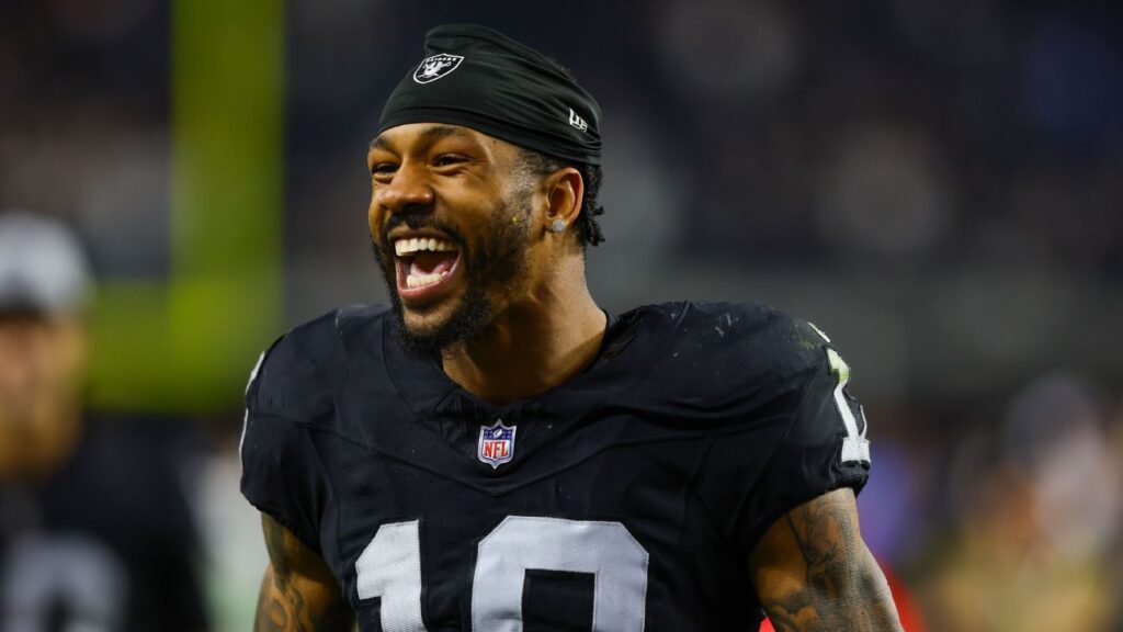 Dolphins sign CBs Jack Jones, Mike Hilton