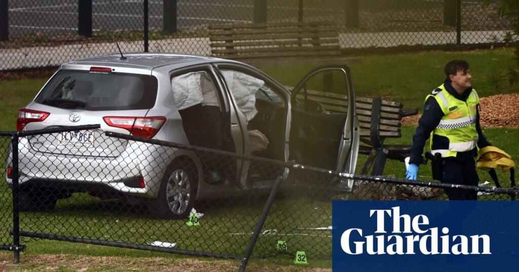 Driving rules for elderly under scrutiny after Wantirna South crash kills woman, leaves man fighting for life | Victoria