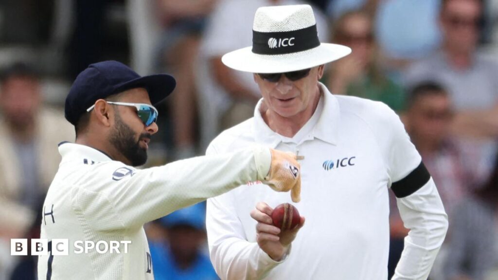 Rishabh Pant discusses state of the ball with umpire