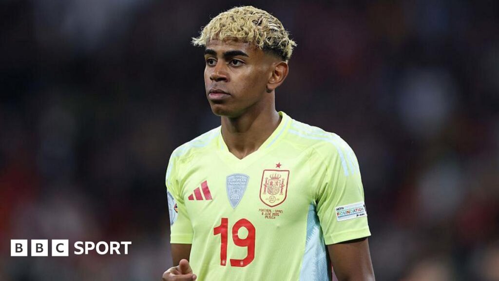 Lamine Yamal in action for Spain during the Nations League final against Portugal