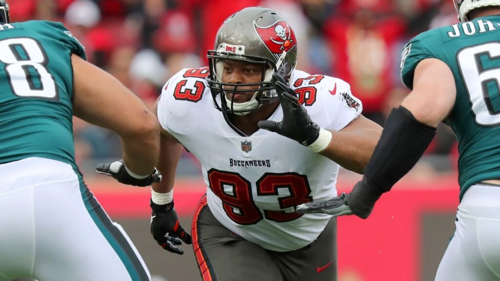 Longtime standout DT Ndamukong Suh announces retirement