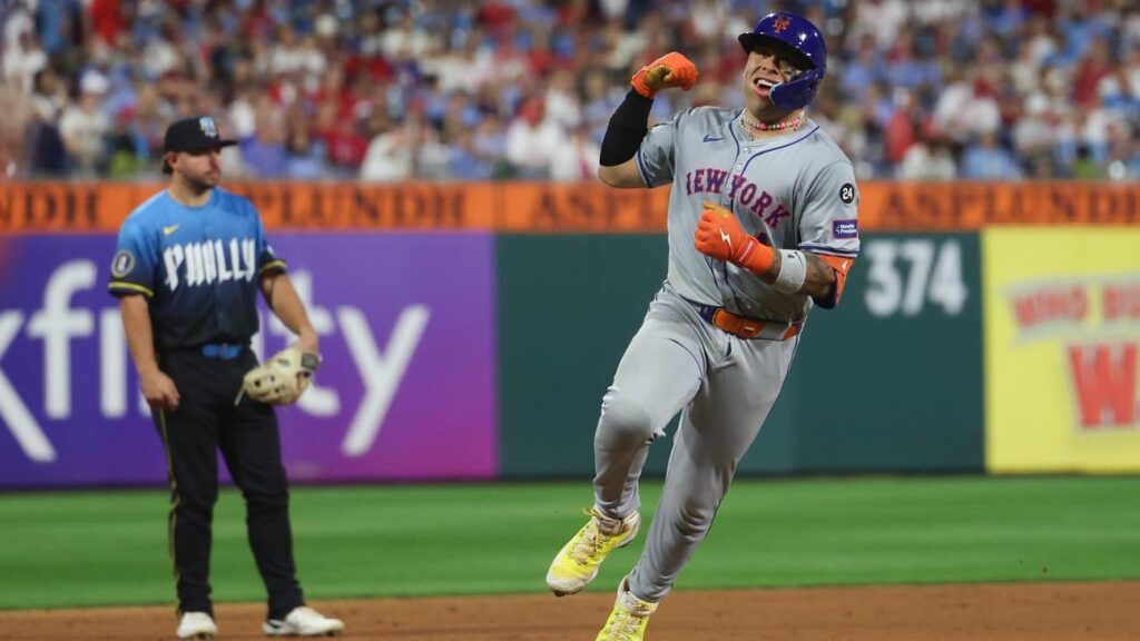 SEE IT: Mets' Francisco Alvarez blasts 427-foot home run with Triple-A