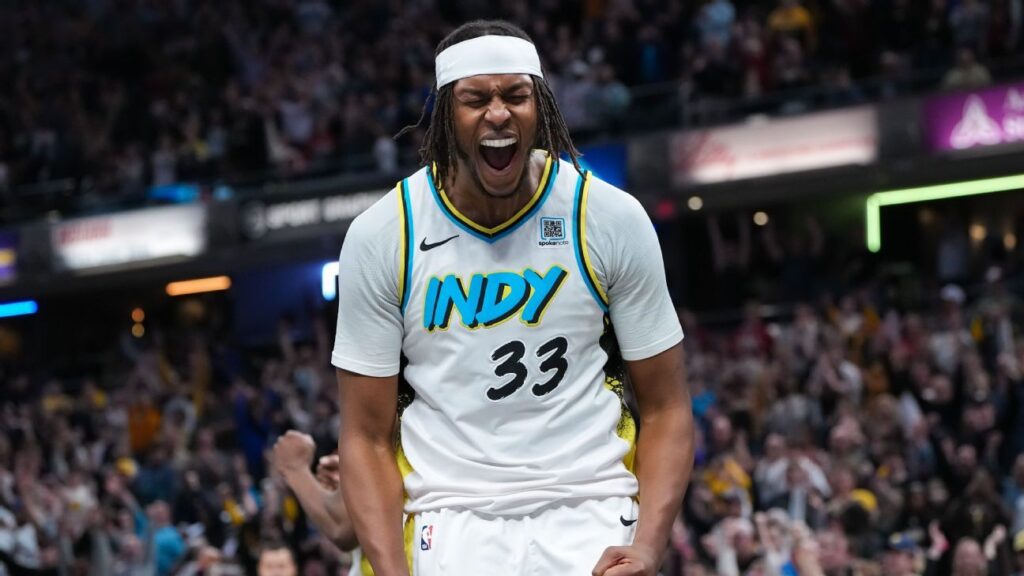 Sources - Bucks waive Damian Lillard, reach deal with Myles Turner