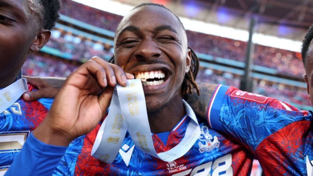 Transfer rumors, news: Arsenal make move for Palace's Eze