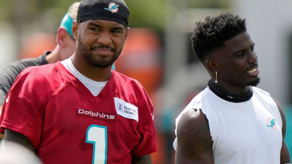 Tua Tagovailoa says Tyreek Hill working to regain Dolphins' trust