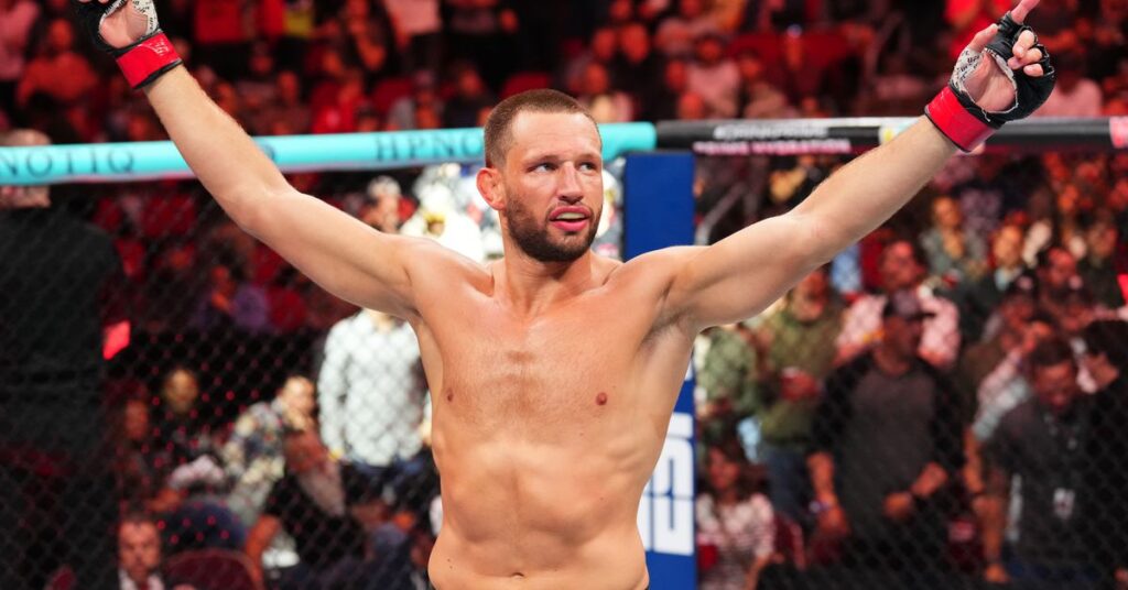 UFC Abu Dhabi odds: Best betting props, parlays and picks | Whittaker vs. de Ridder