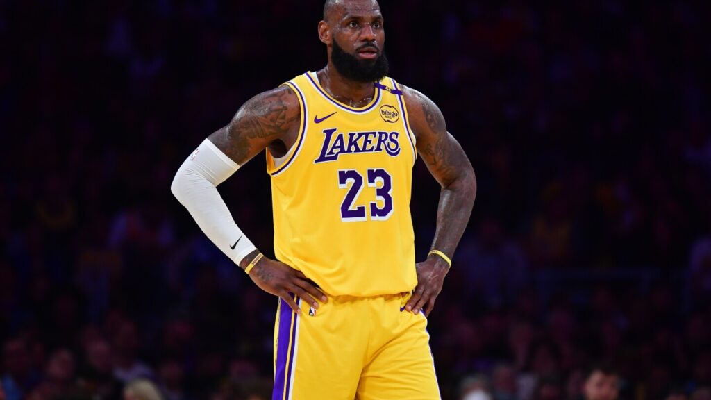 While buzz about LeBron's relationship with Lakers, trade rumors make headlines, action remains distant