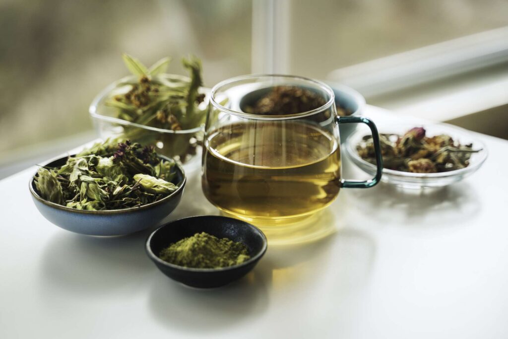 3 Health Benefits of Essiac Tea, an Anti-Inflammatory Herbal Blend