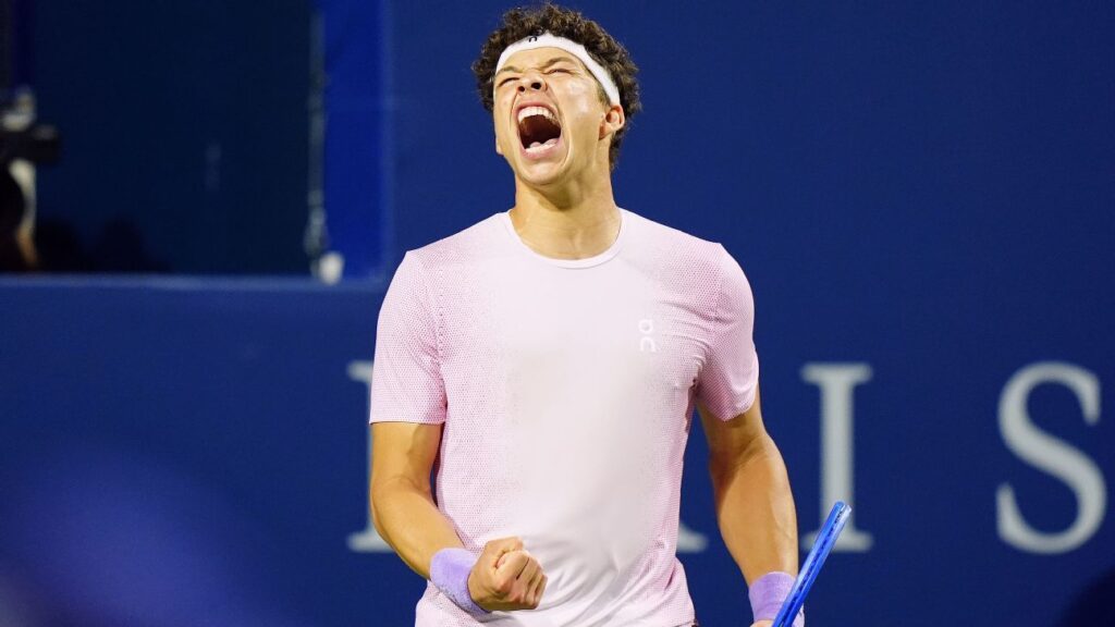 Ben Shelton rallies in 3rd set to reach Toronto quarterfinals