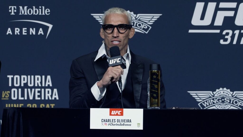 Charles Oliveira accuses Dan Hooker of turning him down at UFC Rio