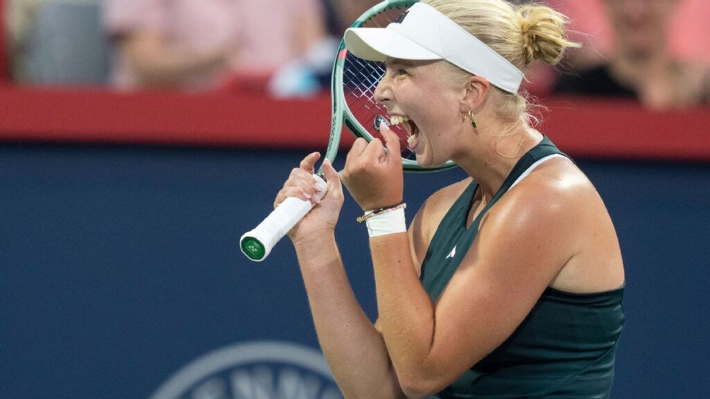 Clara Tauson downs Iga Swiatek to reach Montreal quarterfinals
