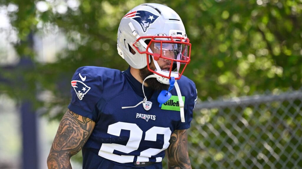 Marcus Epps returns to Eagles on a one-year deal