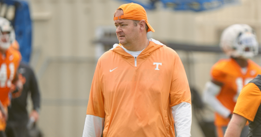 Tennessee defensive back Jermod McCoy (3) warms up during a Tennessee football practice, Tuesday, Dec. 17, 2024.