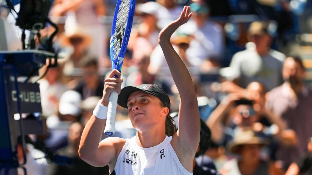 No. 2 Iga Swiatek cruises in 1st-round match at 2025 US Open