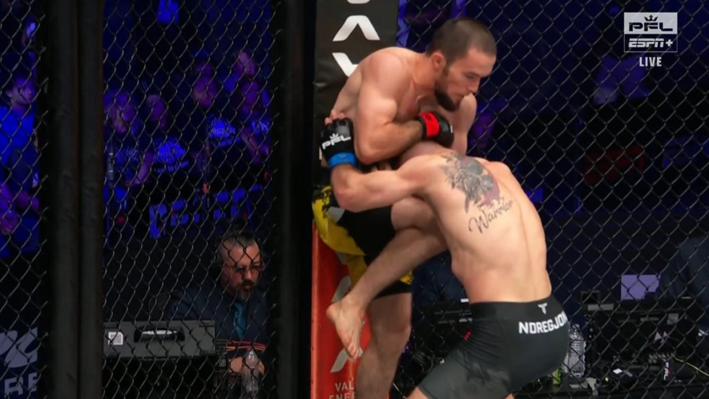Renat Khavalov blasts Vilson Ndregjoni with brutal knee in PFL