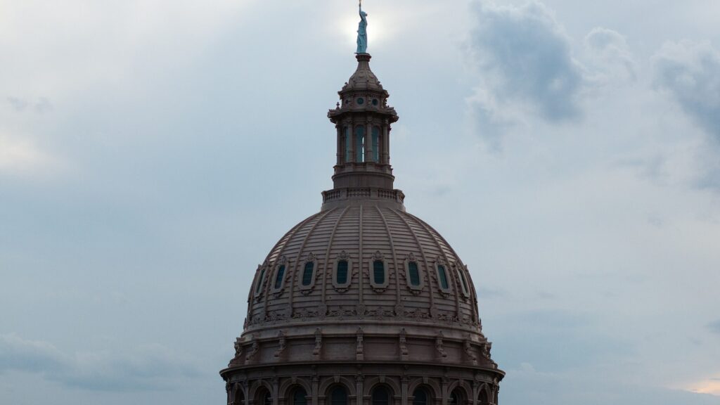 Texas lawmakers give final approval to redrawn congressional map favoring GOP