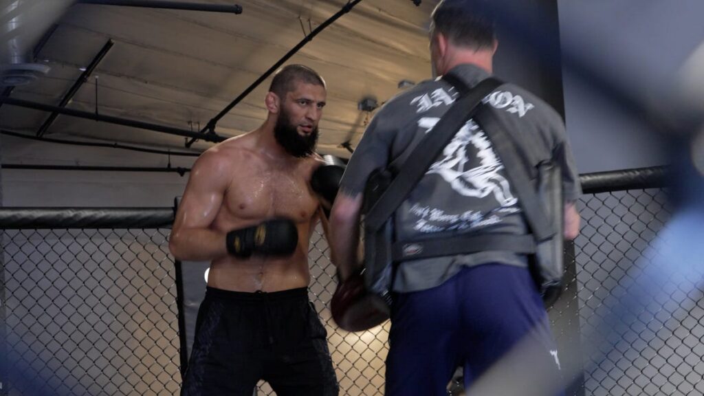 Watch Khamzat Chimaev's private workout ahead of title fight