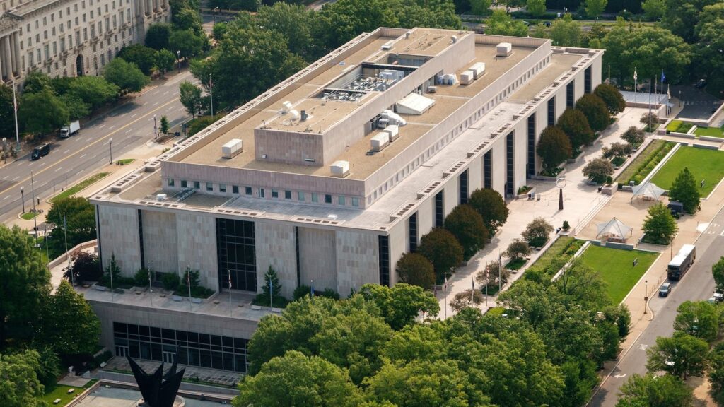 White House to conduct review of Smithsonian museum exhibitions to ensure they fit with Trump's view of American history