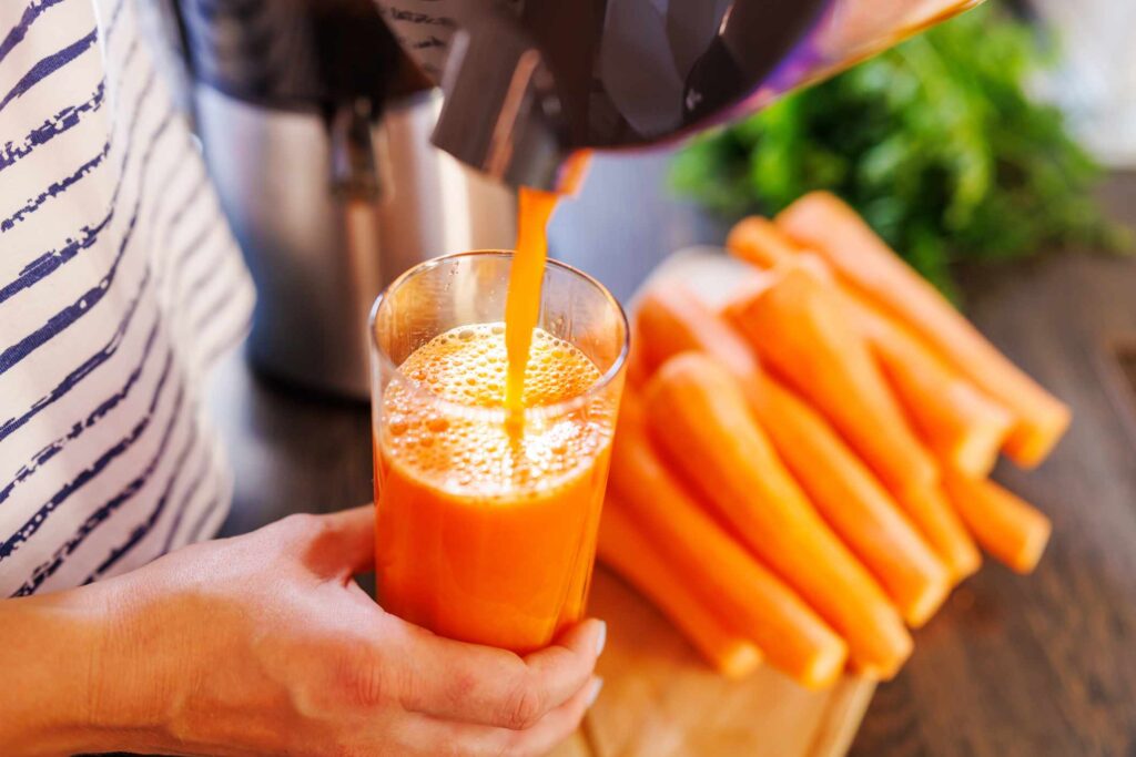 6 Ways Drinking Carrot Juice Can Benefit Your Health