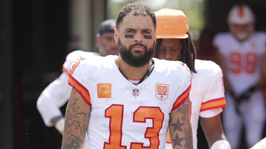 Bucs' Mike Evans Reportedly Expected to Miss 'Multiple Weeks' with Hamstring Injury