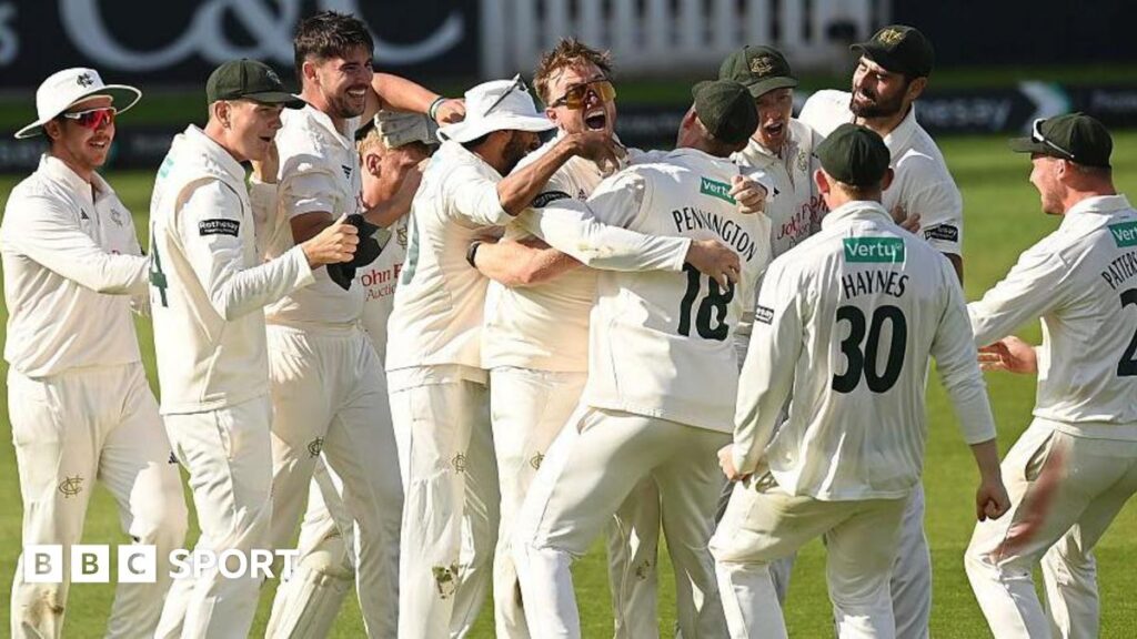 Notts celebrate winning at Surrey