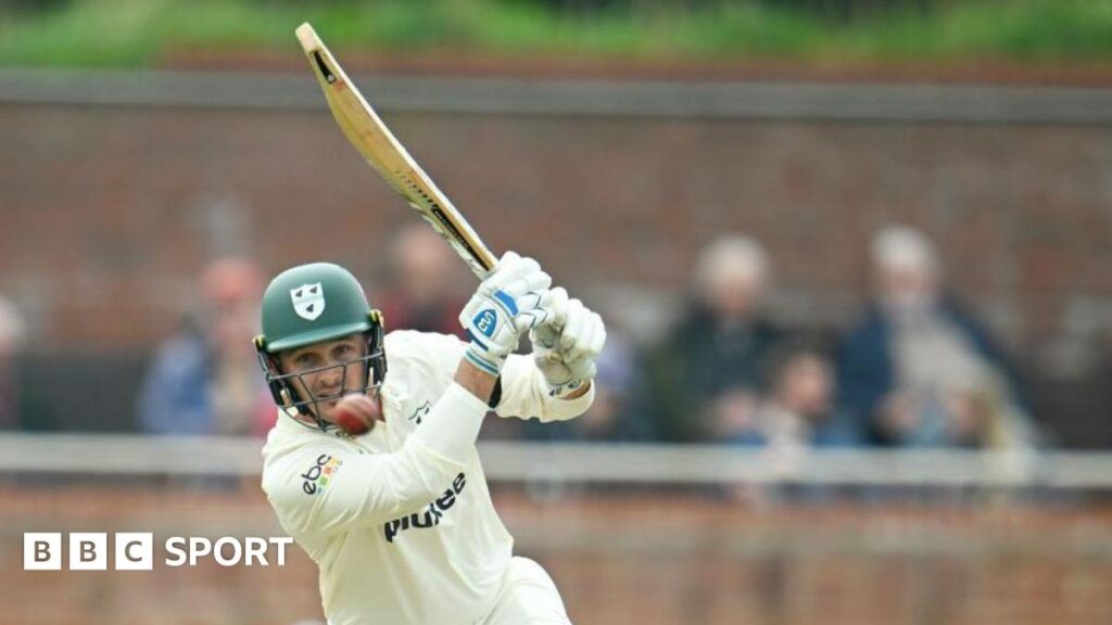 Gareth Roderick batting for Worcestershire
