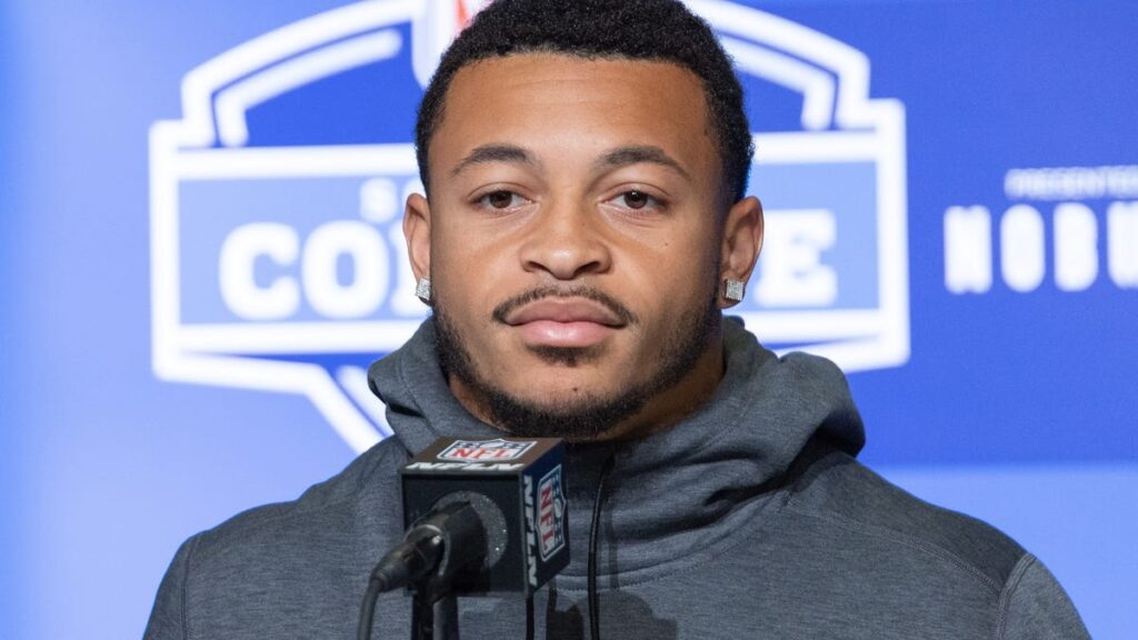 Cowboys release CB, RB Vaughn signs on with Broncos