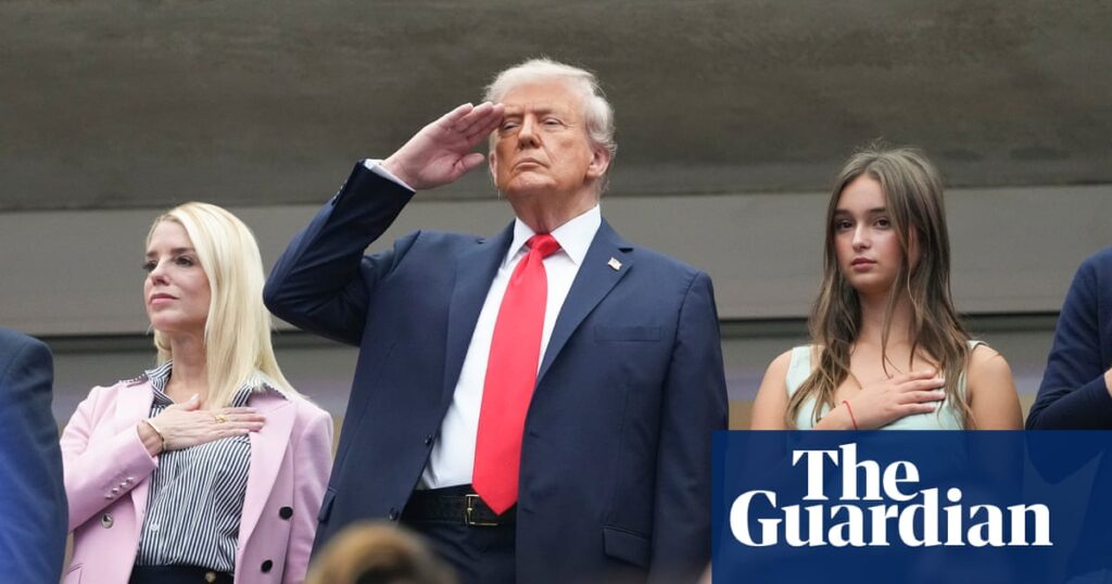 Crowd greets Donald Trump with boos and cheers at US Open men’s final | US Open Tennis 2025 Crowd greets Donald Trump with boos and cheers at US Open men’s final | US Open Tennis 2025