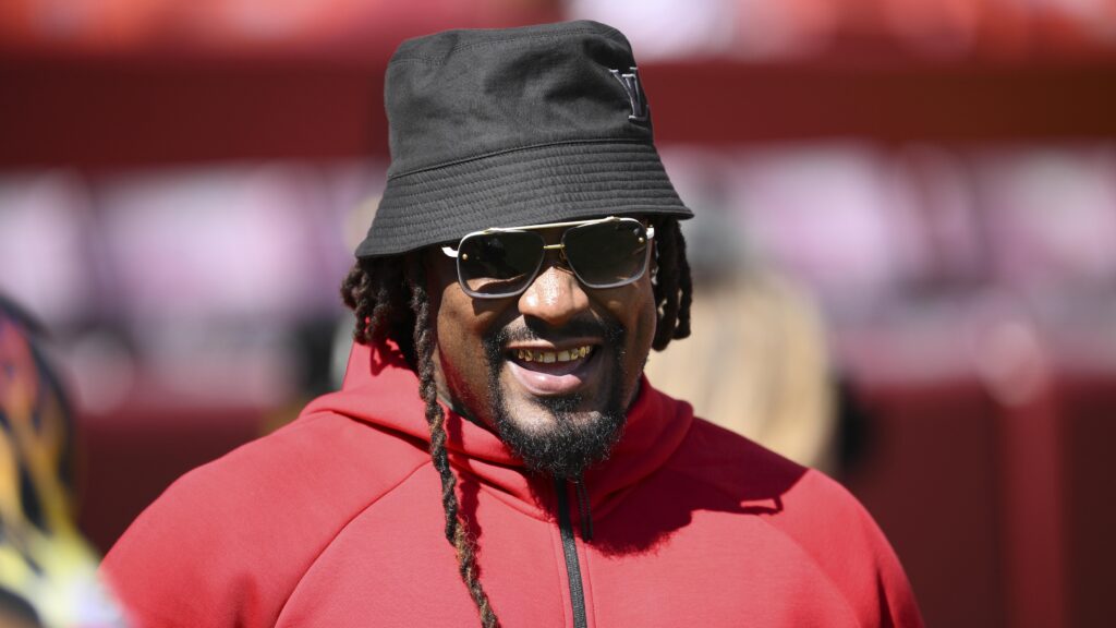 Former NFL RB Marshawn Lynch to Star in Private Eye Comedy Series Produced by Amazon