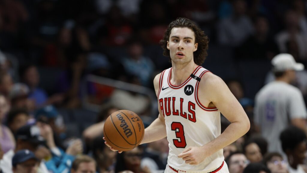 Josh Giddey re-signs with Chicago Bulls for reported four years, $100 million