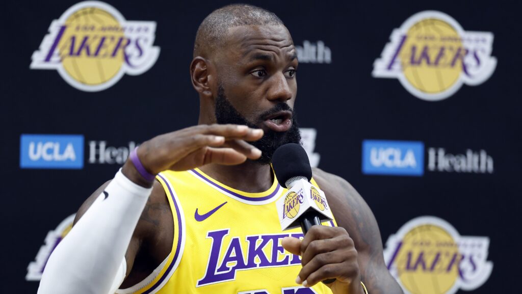LeBron James Says Lakers Contract Status Will Have 'No Impact' on 2025-26 NBA Season