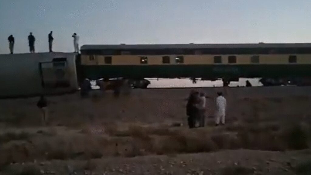 Pakistan's Jaffar Express Derails After Blast In Balochistan's Mastung, Rescue Operations Underway | Asia